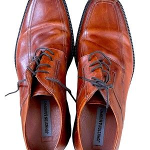 Men’s Johnston and Murphy brown dress shoes size 11 M